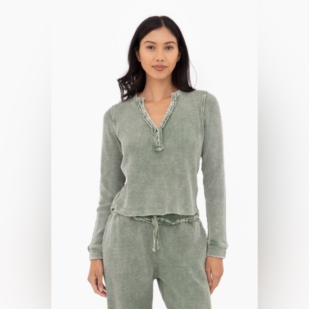 Mono b Waffle Thermal Athleisure Top Size Small Basil Green NWT